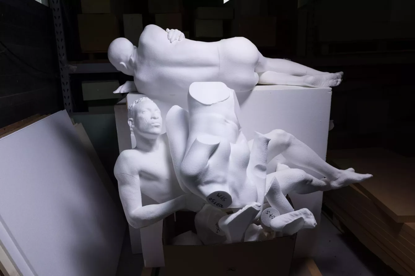 Visuel présentant des mannequins ne polystyrène entassés dans les locaux de Creaform