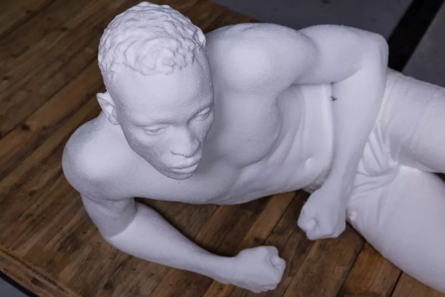 Visuel présentant un plan rapproché d'un mannequin homme réaliste par Creaform