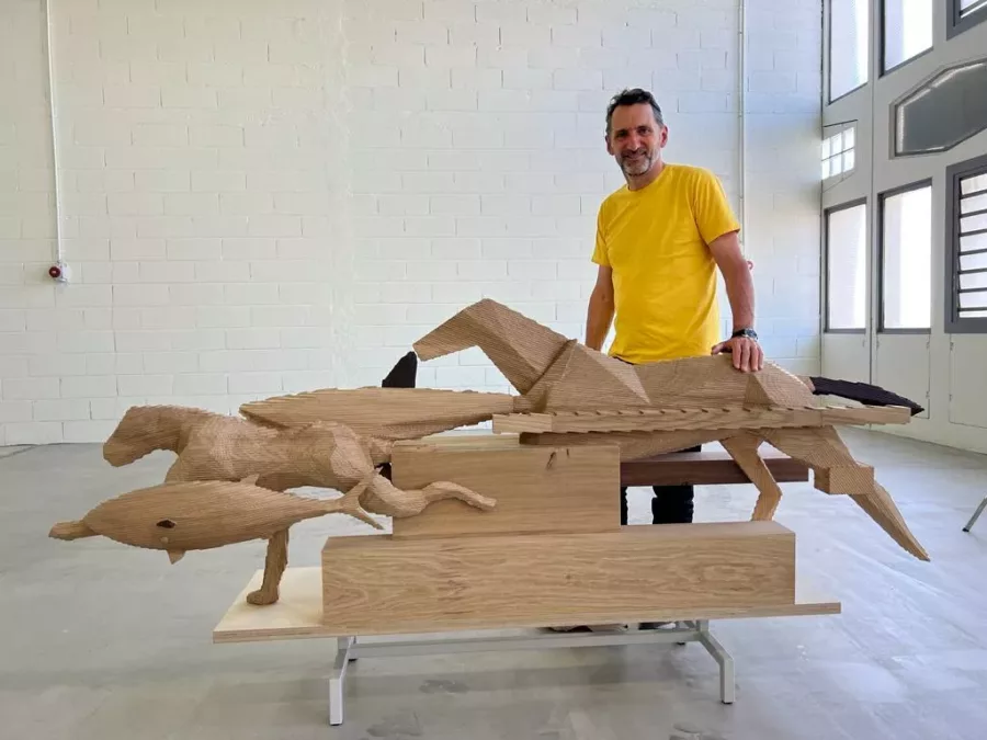 Visuel présentant des sculptures d'animaux en bois réalisées par Creaform pour confectionner des décors