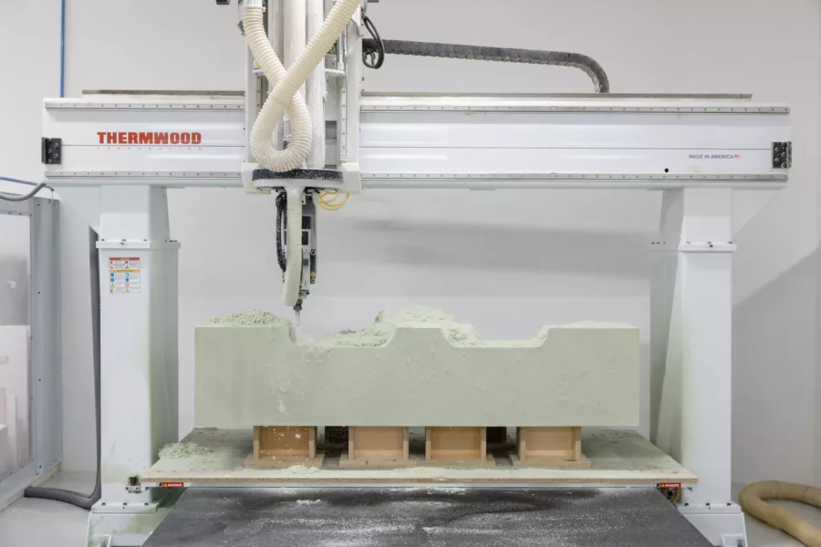 Visuel présentant une machine de fraisage à commandes numériques appartenant à Creaform