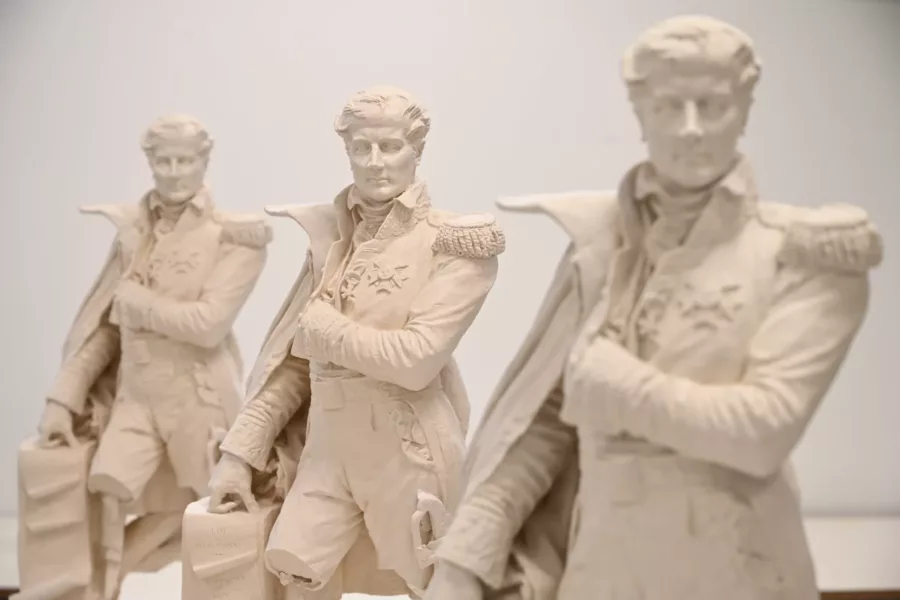 Visuel présentant trois statues blanches d'hommes réalisées par Creaform et ses partenaires